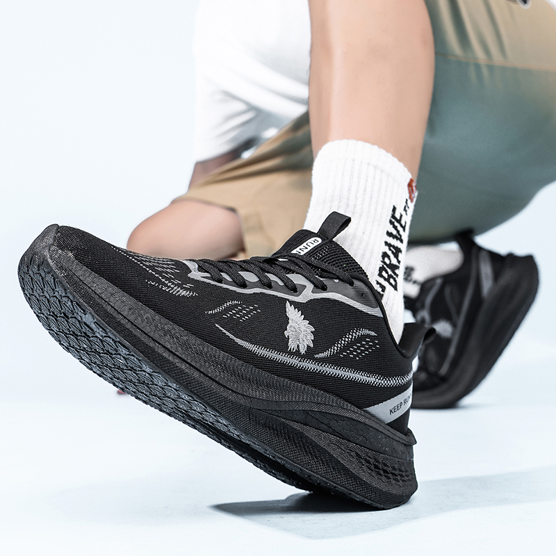 超軽量メンズスポーツランニングシューズ 通気性抜群 トレイル - Lightweight Road Running Shoes のレビューと価格