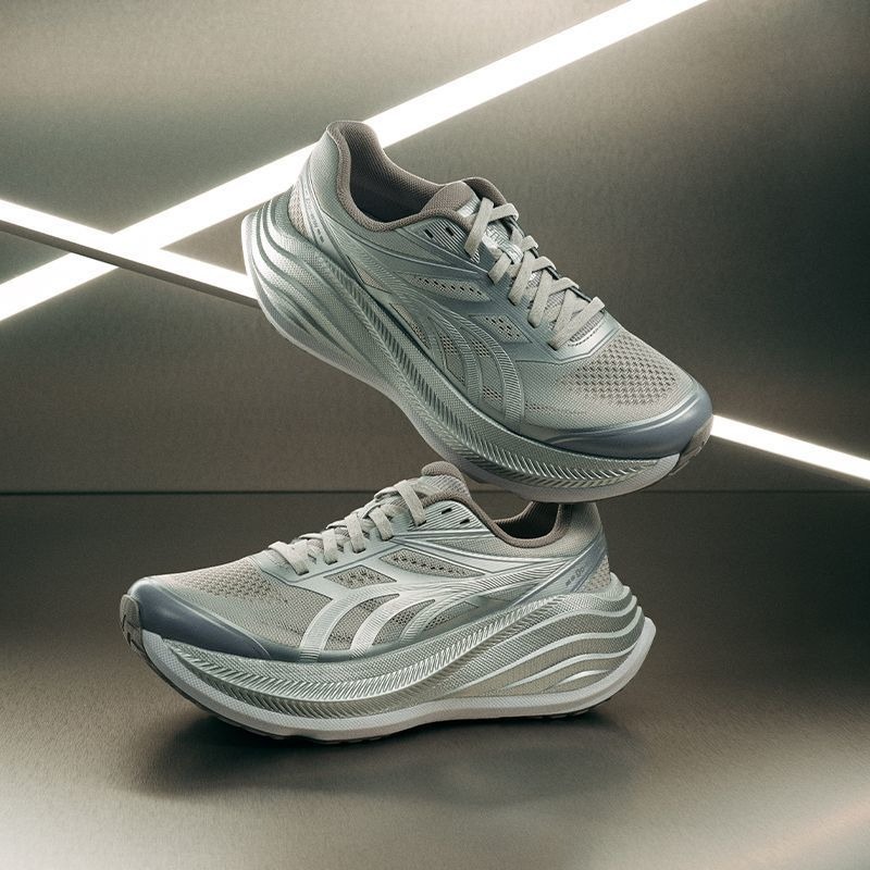 オリジナルブランドの快適な厚底トレーナー、ランニングジムシュ - Shock Absorbing Gym Trainers のレビューと価格