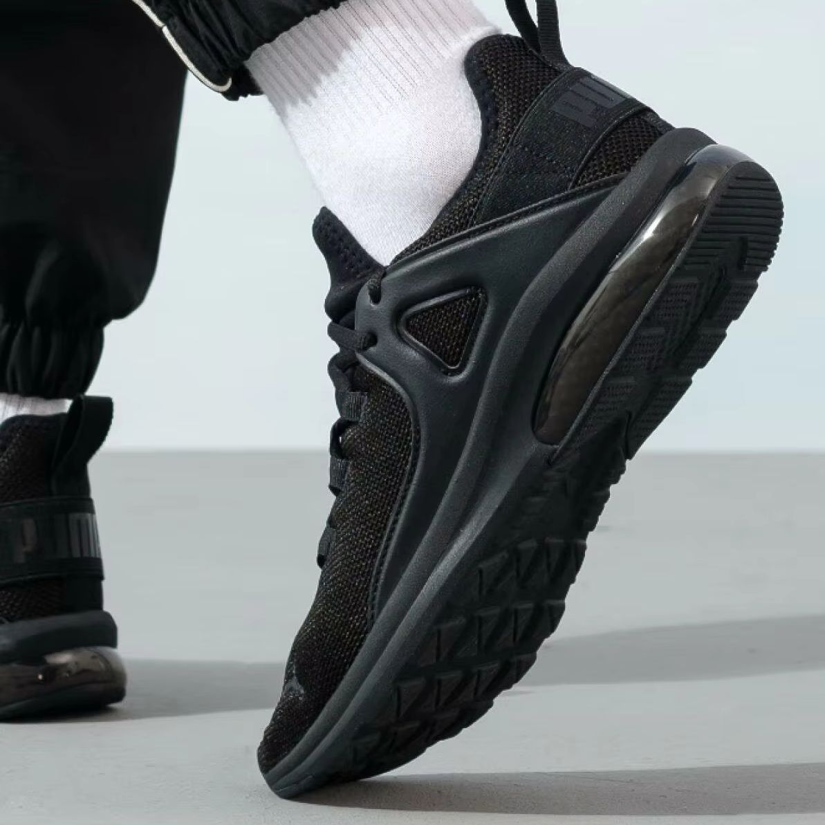 プーマ メンズ カジュアルシューズ 385669-02 ブラ - Knit Fabric Lace Up Sneakers のレビューと価格