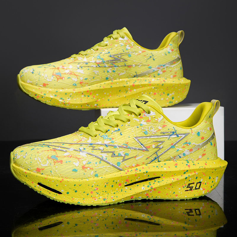 マラソンレーシングシューズ カーボンファイバープレート 弾性 - Carbon Plate Marathon Racing Shoes のレビューと価格