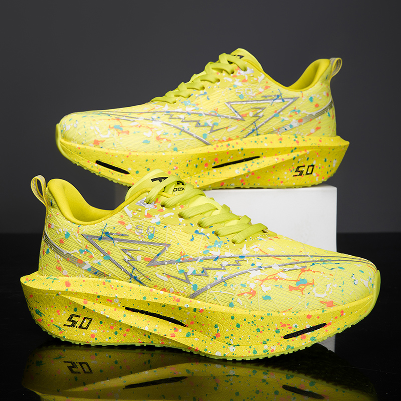 マラソンレーシングシューズ カーボンファイバープレート 弾性 - Carbon Plate Marathon Racing Shoes のレビューと価格