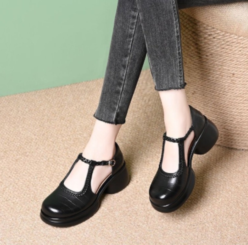 レディース ブラック クロコダイル柄 メリージェーン サンダ - Sandals のレビューと価格